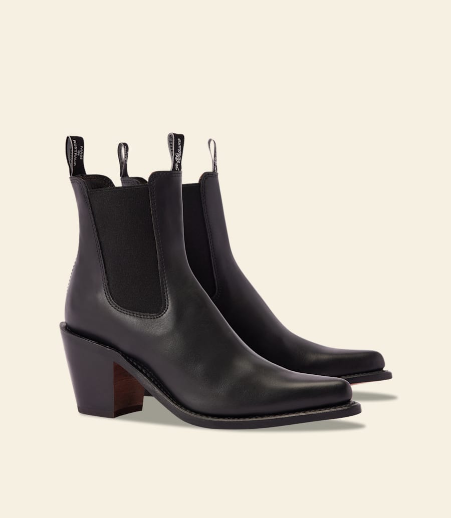 r.m. williams Maya boot – ebony aniline leather