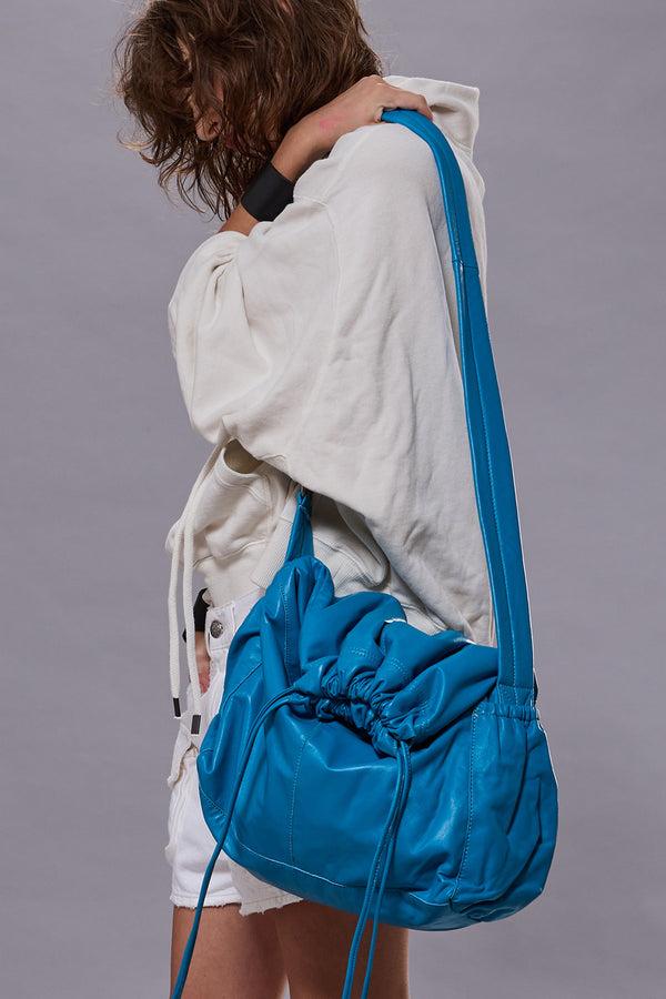 r13 SOFT MESSENGER BAG blue