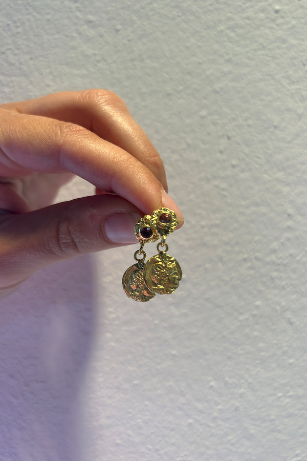 Rabens Saloner Coin Earring Nafsu I Gold W/ Purple Stone