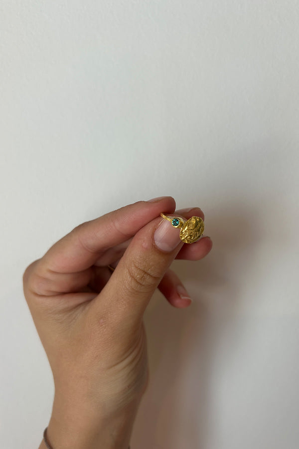 rabens saloner Coin Ring Nafsu I Gold w/ Green Stone