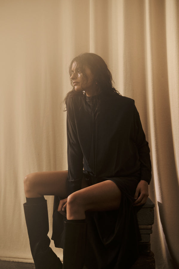 Rabens Saloner Fabiola Matte Drape Zip Sleeve Dress I Pirate Black