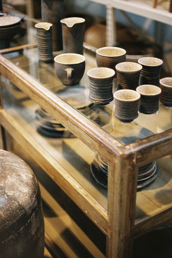 rabens saloner Handmade ceramic tea cup Visby Ceramics I Dark Grey