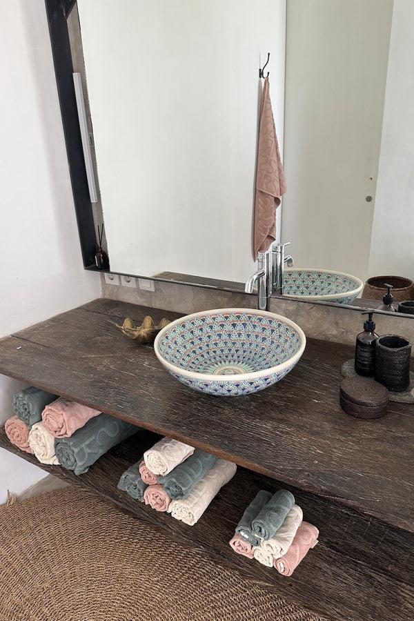 Rabens Saloner Monogram Bath Towel Bath Towel 100x150 Cm I Ivory