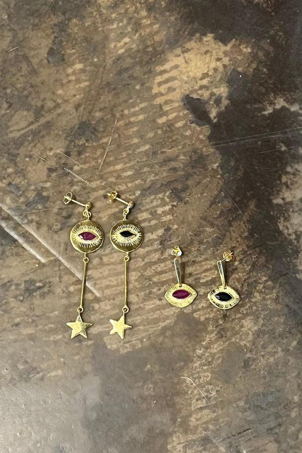 Rabens Saloner Nafsu Gold Plated Earstick W/eye Pendant I Red Ruby