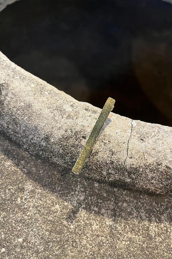 Rabens Saloner Nafsu Hammered Long Earstick I Gold Plated