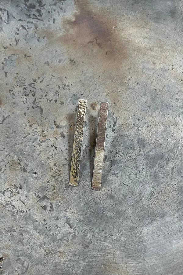 Rabens Saloner Nafsu Long Hammered Earstick I Silver