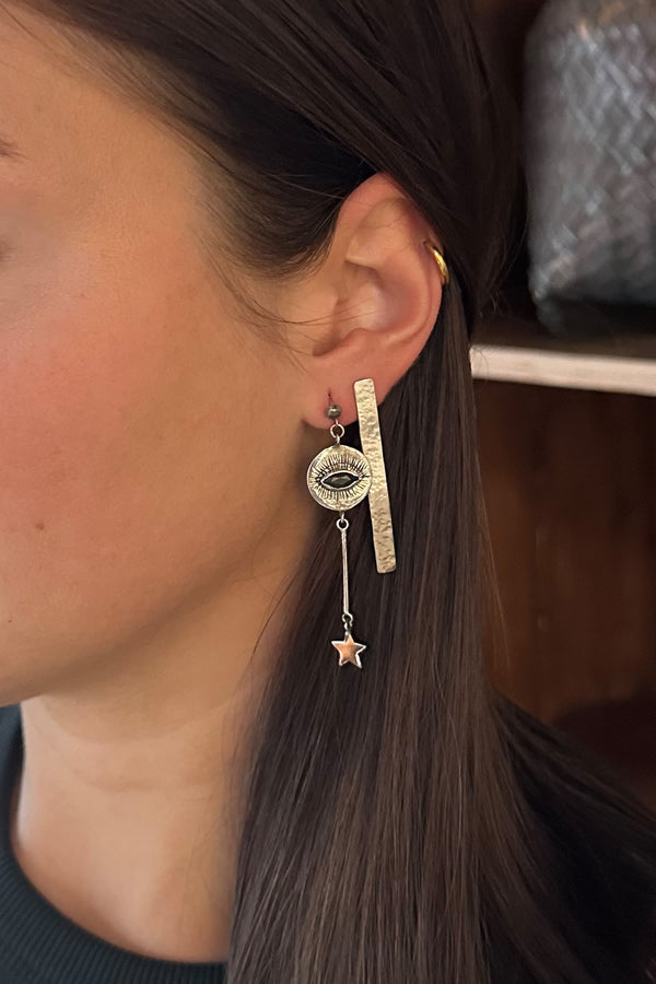Rabens Saloner Nafsu Long Silver Eye Earstick W/star Pendant I Black Sapphire