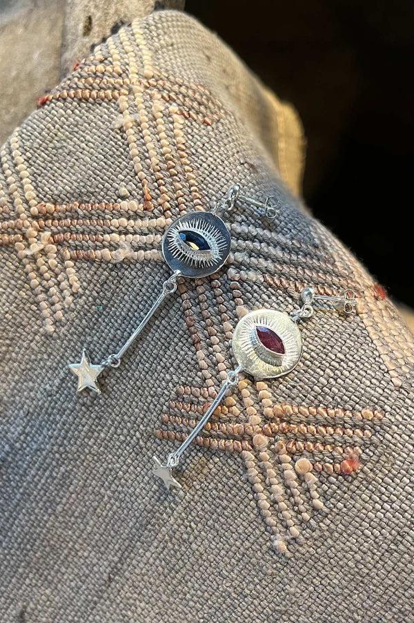 Rabens Saloner Nafsu Long Silver Eye Earstick W/star Pendant I Black Sapphire