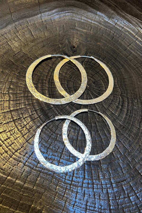 Rabens Saloner Nafsu Silver Hammered Hoop L I Silver