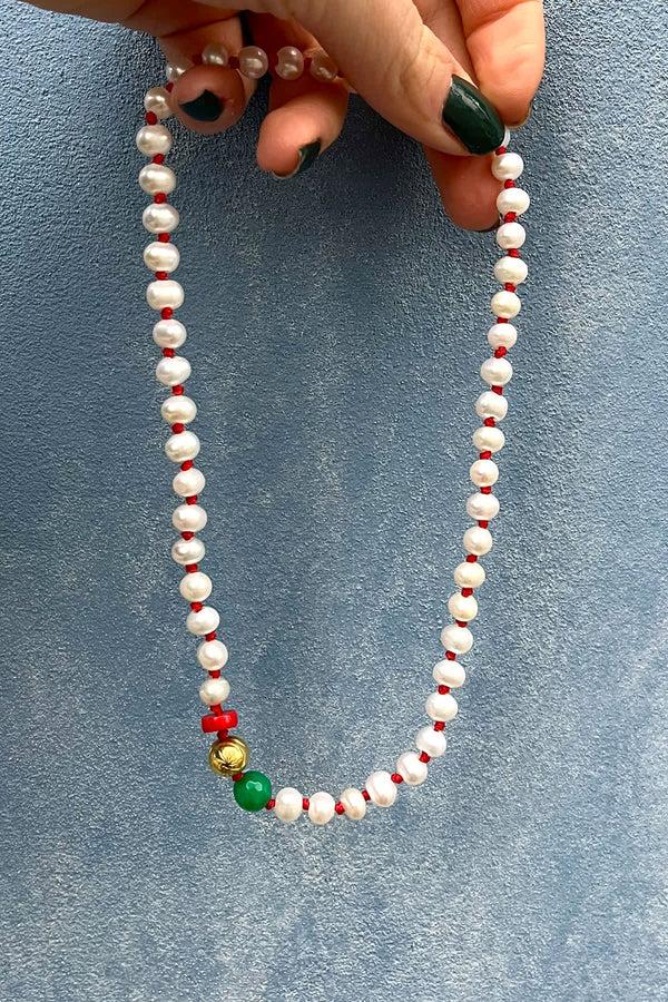 Rabens Saloner Pearl Necklace With Beads Nafsu I Gold Beads W/ Coral And Green Onyx