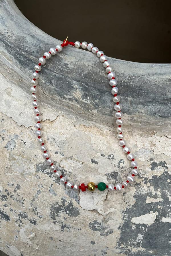 Rabens Saloner Pearl Necklace With Beads Nafsu I Gold Beads W/ Coral And Green Onyx