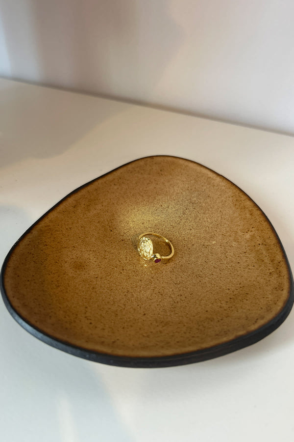 Rabens Saloner Coin Ring Nafsu I Gold W/ Ruby Stone