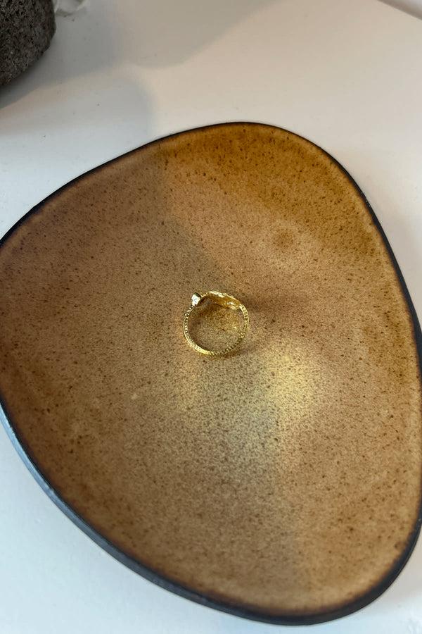 Rabens Saloner Coin Ring Nafsu I Gold W/ Ruby Stone