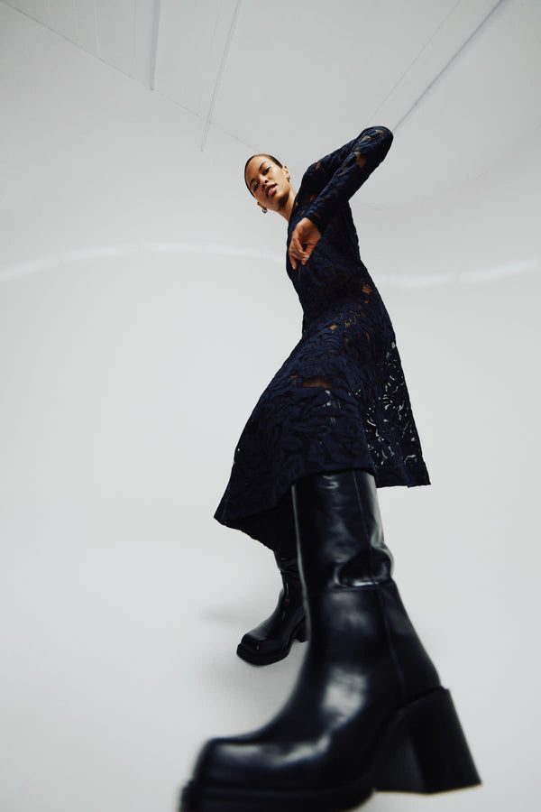 Rabens Saloner Enid Orchid Lace Dress I Black