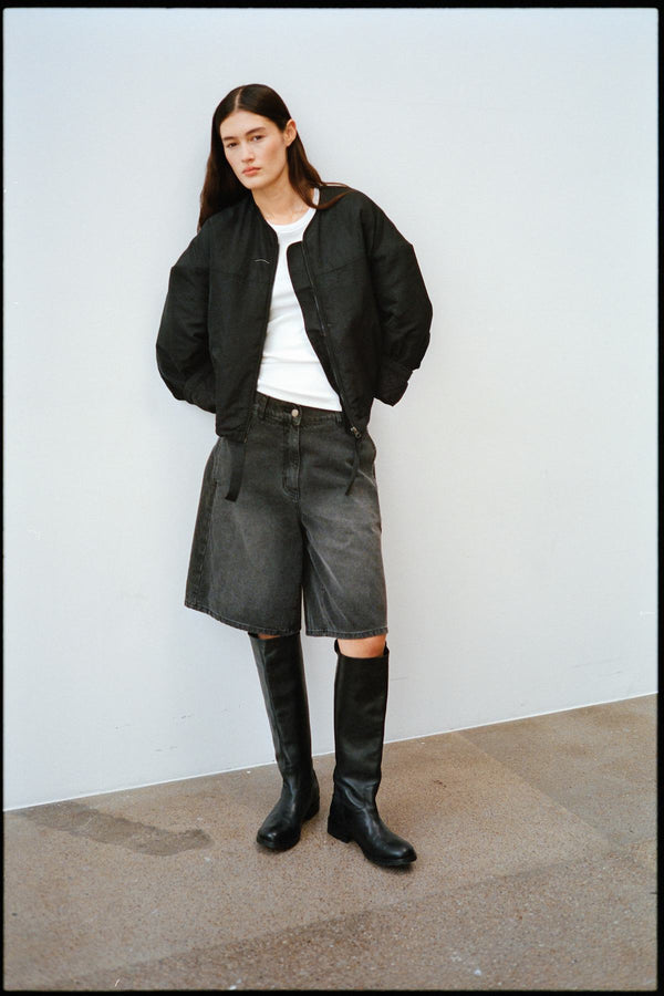 Rabens Saloner Raha Denim Black Wide Shorts I Washed Black Denim