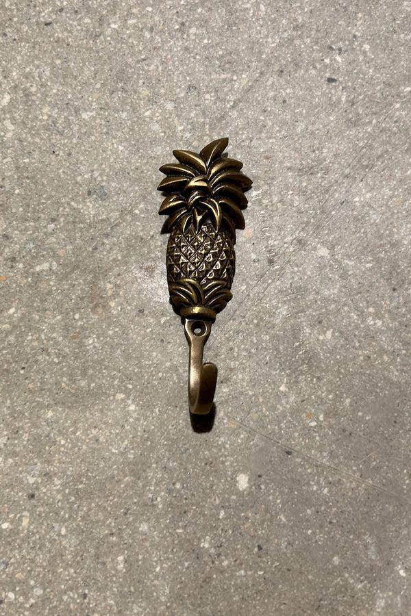 Rabens Saloner Small Pineapple Hook Rabens Apartment I Matte Brass