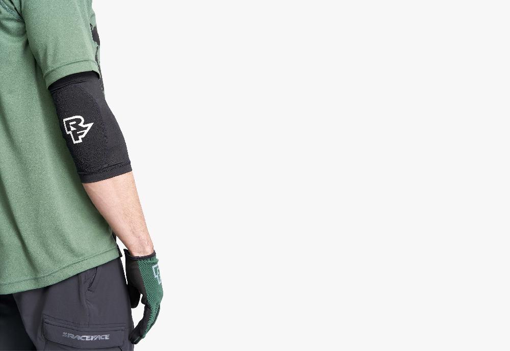 Race Face Charge Elbow