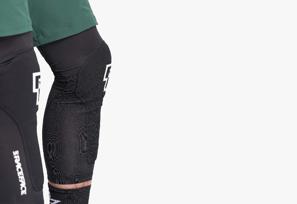 Race Face Charge Knee