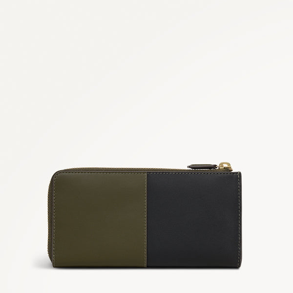 Radley London Black Large Zip Around Wallet | Chilworth Street AW25 | Radley London