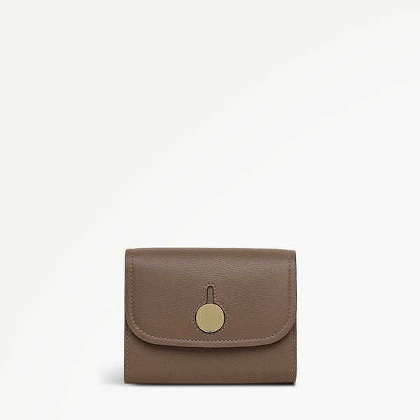 radley london Coffee Medium Flapover Purse | Bathurst Mews AW25 | Radley London