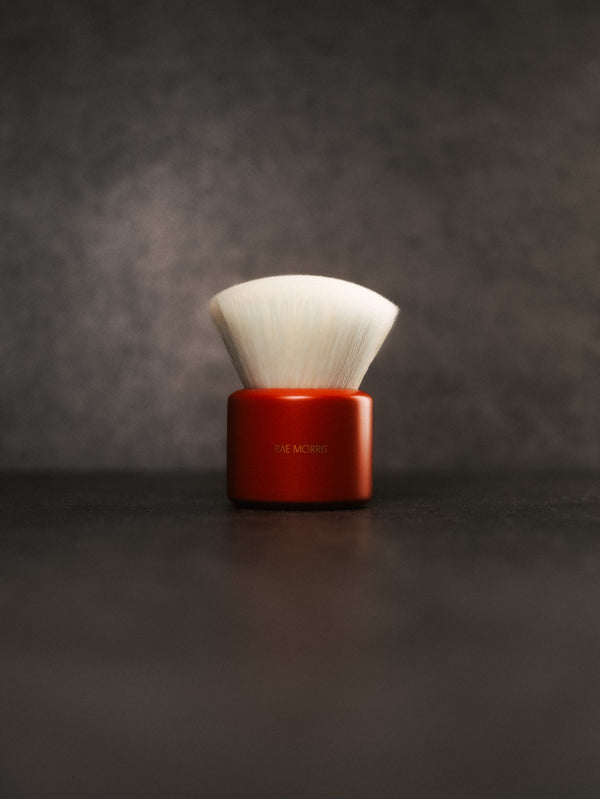 rae morris JISHAKU #28: DELUXE RADIANCE BRUSH - RED