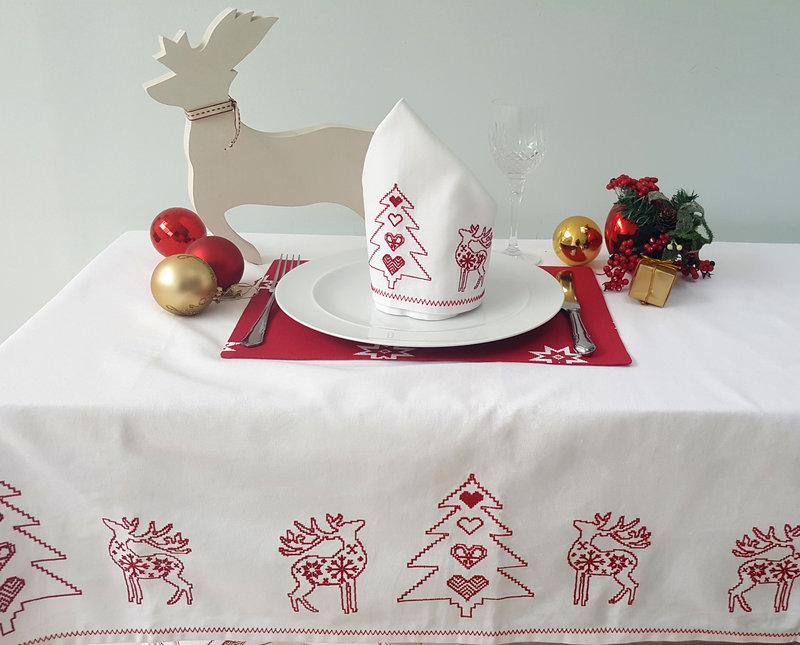 Ragged Rose Red Christmas Star Placemats