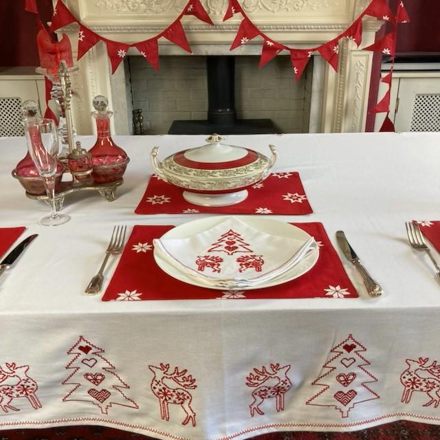 Ragged Rose Red Christmas Star Placemats