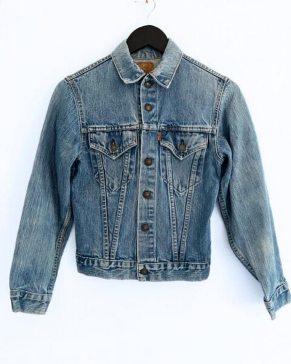 Ragyard Vintage LEVI Denim Jacket With Detachable Macrame Peacock Collar