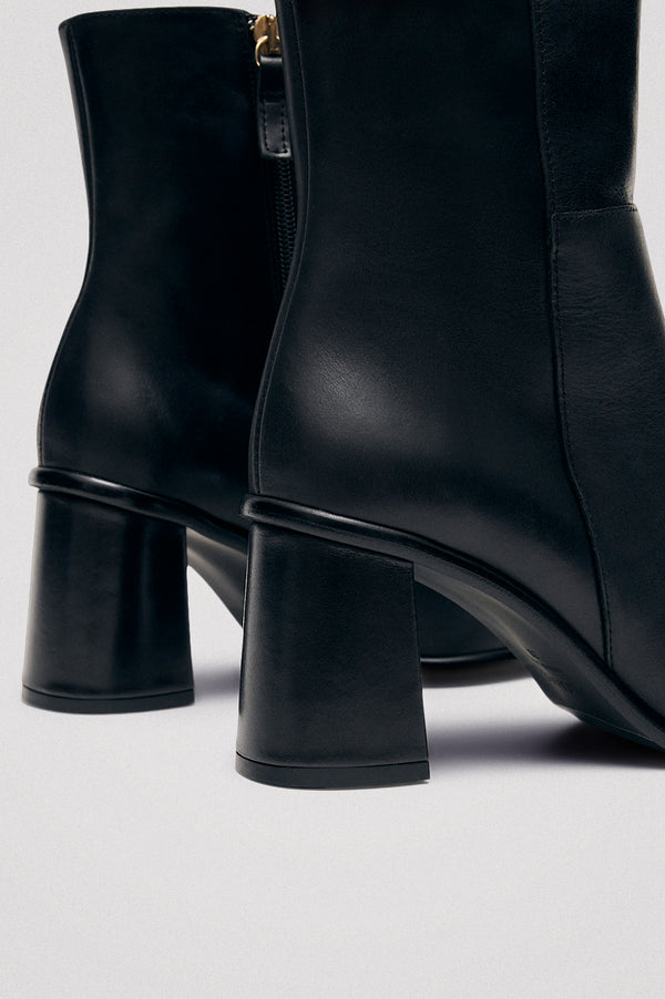 Rails Alohas West Boot Total Black