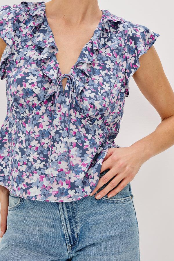 rails Carmine top Blue Blossom