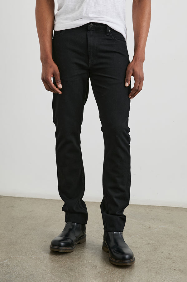 Rails Clayton Slim Straight Dark Black