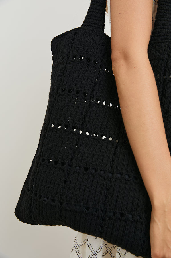 rails Crochet tote Black