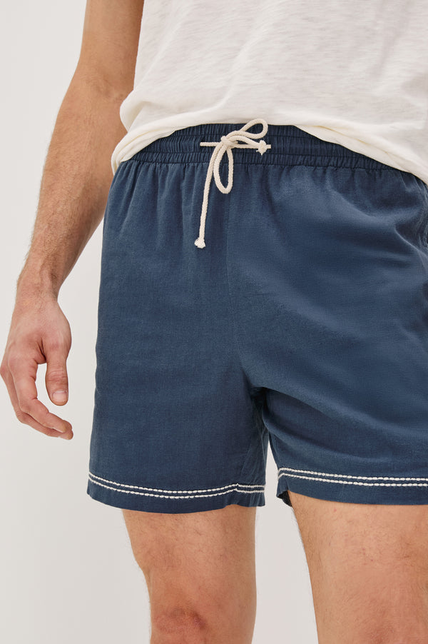 rails Hudson short Navy White Palm