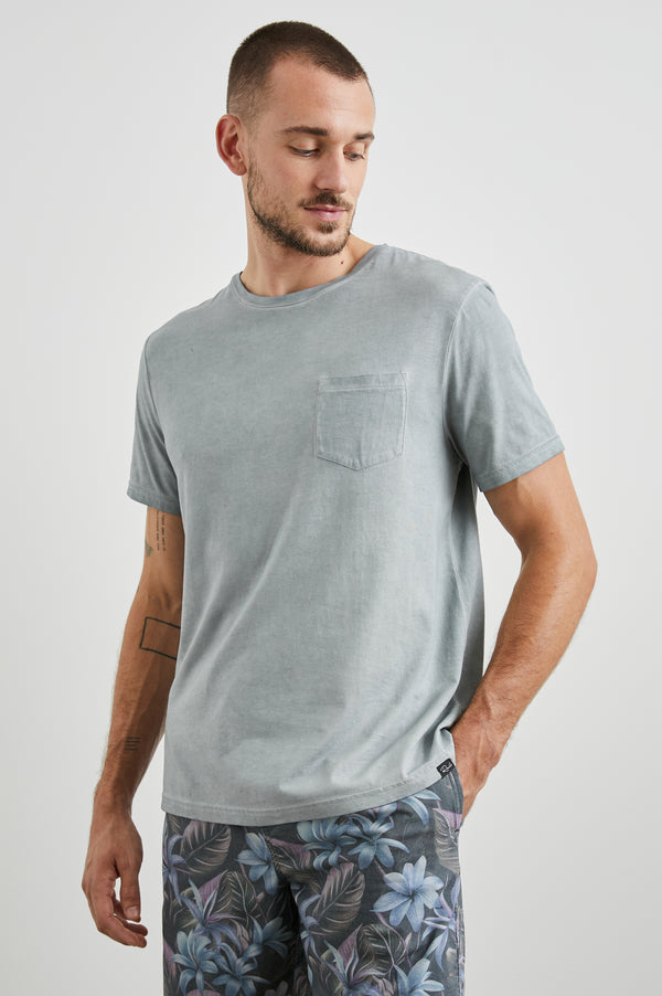 Rails Johnny T-shirt Statue