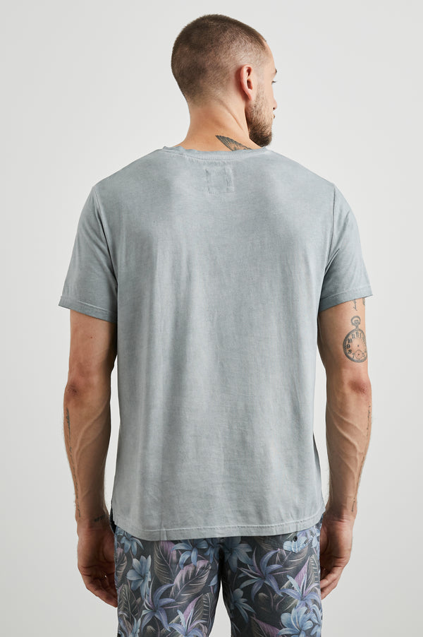 Rails Johnny T-shirt Statue