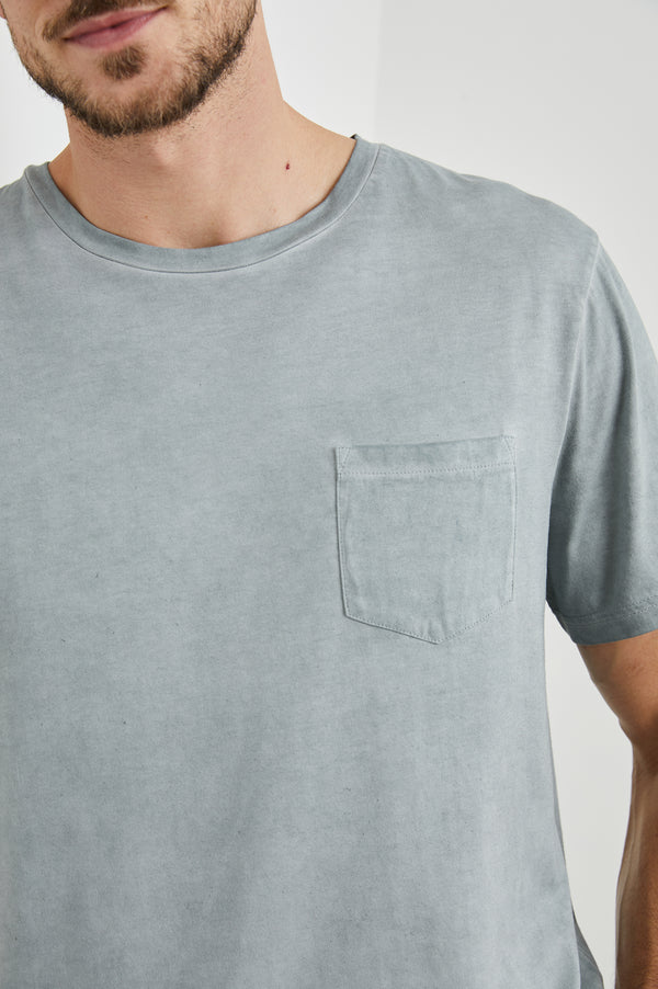 rails Johnny t-shirt Statue