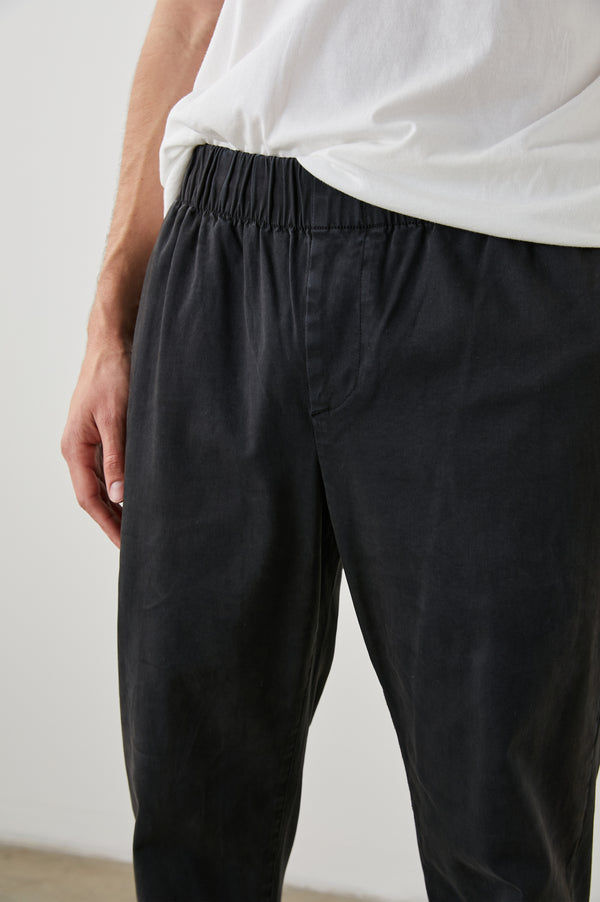 Rails Julian Pant Washed Black