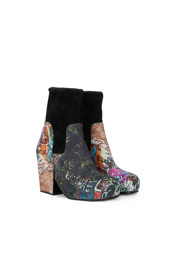 Random Identities Platform Boots - Graffiti