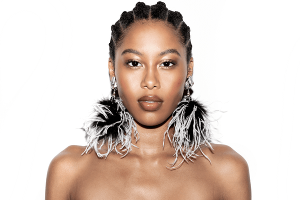 Ranjana Khan Pom Black & White