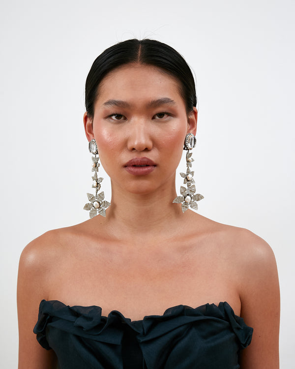 Ranjana Khan Tiered White Flowers