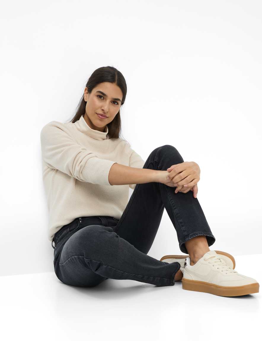 Raphaela By Brax Women's Fashion Jeans Style CAROLA Feminine Fit ➜ At Brax