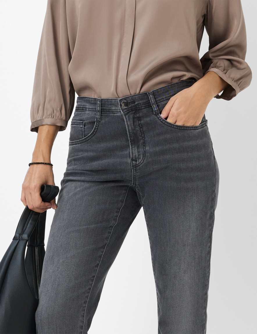 Raphaela By Brax Women's Fashion Jeans Style CAROLA Feminine Fit ➜ At Brax