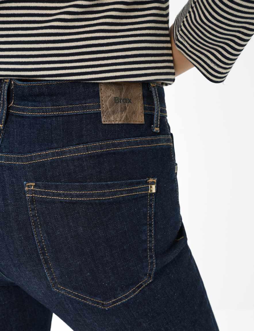 Raphaela By Brax Women's Fashion Jeans Style CAROLA Feminine Fit ➜ At Brax