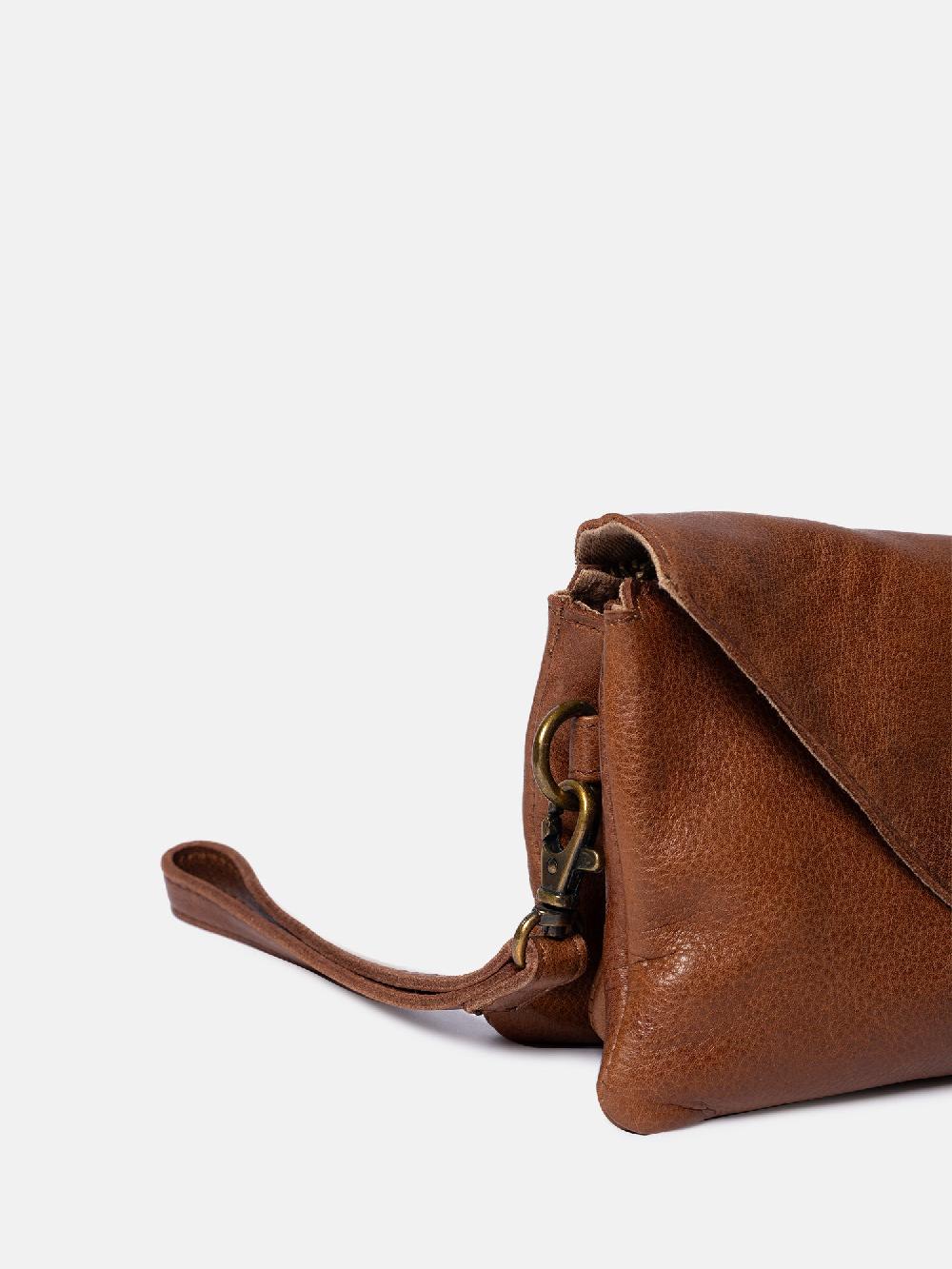Re Designed Claire Urban - Walnut