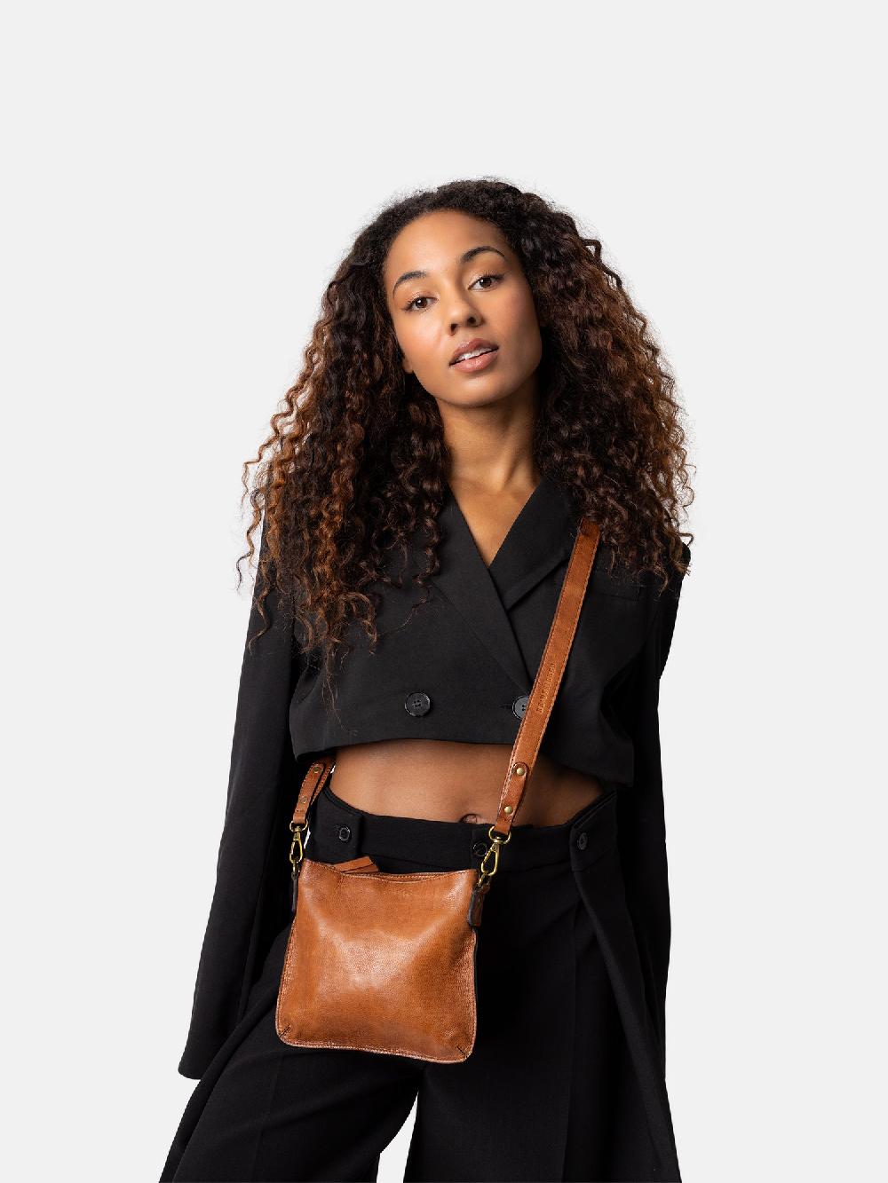 Re Designed Fillis Small - Walnut/Brass