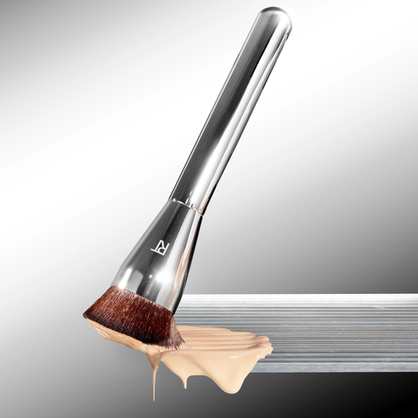 Real Techniques Chrome Era Infinite Glow Base Brush