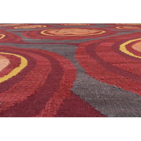 Really Nice Things Alfombra Kilim IKAT Inspiration 70's