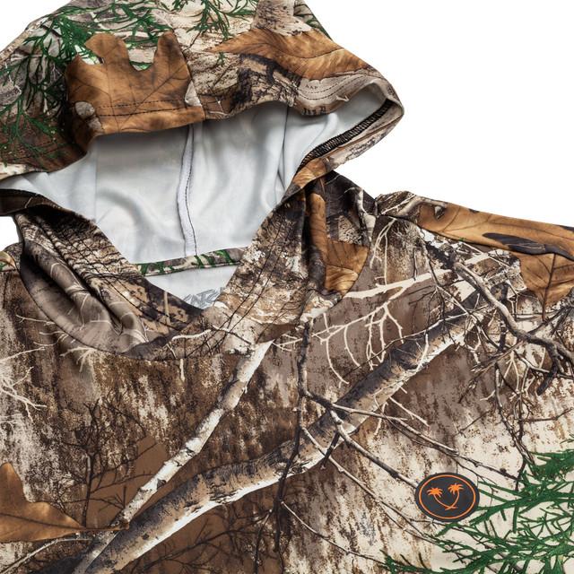 Realtree Catch Surf Hooded Long Sleeve Camo Rash Guard | Realtree EDGE