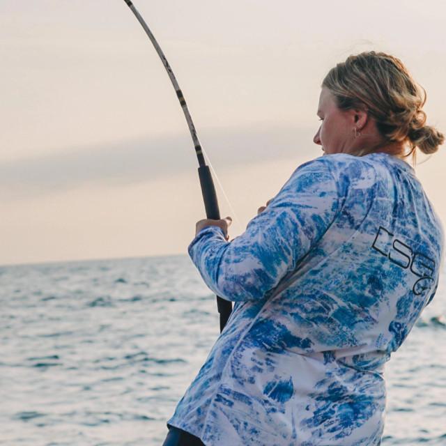 Realtree DSG Outerwear Women's Charli Sun Shirt - UPF 50+ | Realtree Aspect