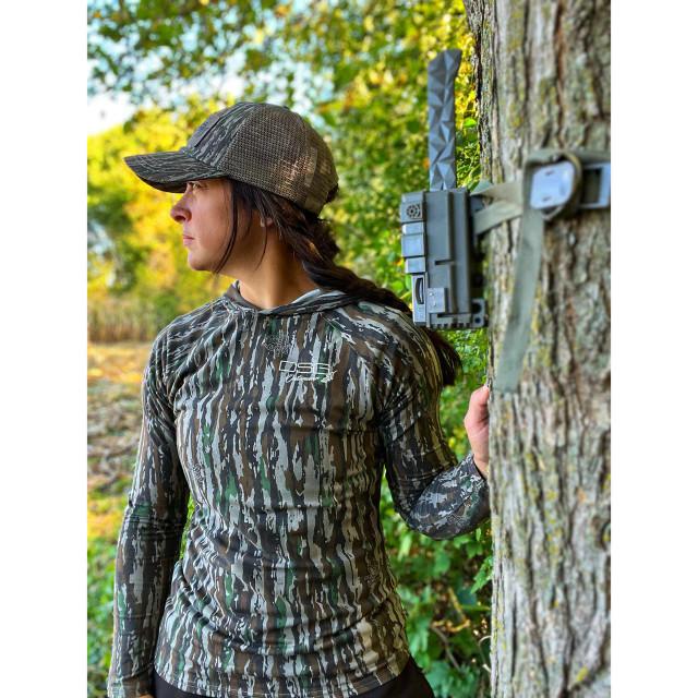 Realtree DSG Outerwear Women's Long Sleeve Hooded Hunting Shirt | Realtree Original